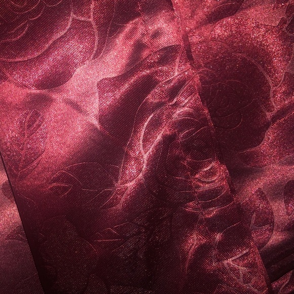 COMES WITH THE SHINY CURTAINS!!